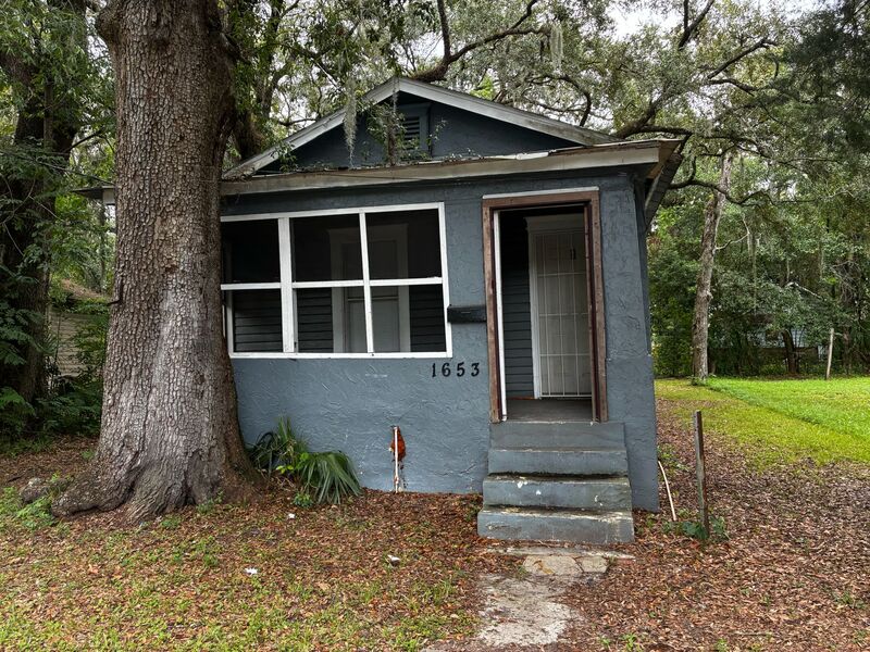 Jacksonville House: 1653 West 35th Street...