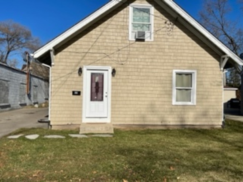 Elgin Condo: 608 Cooper Avenue - 1