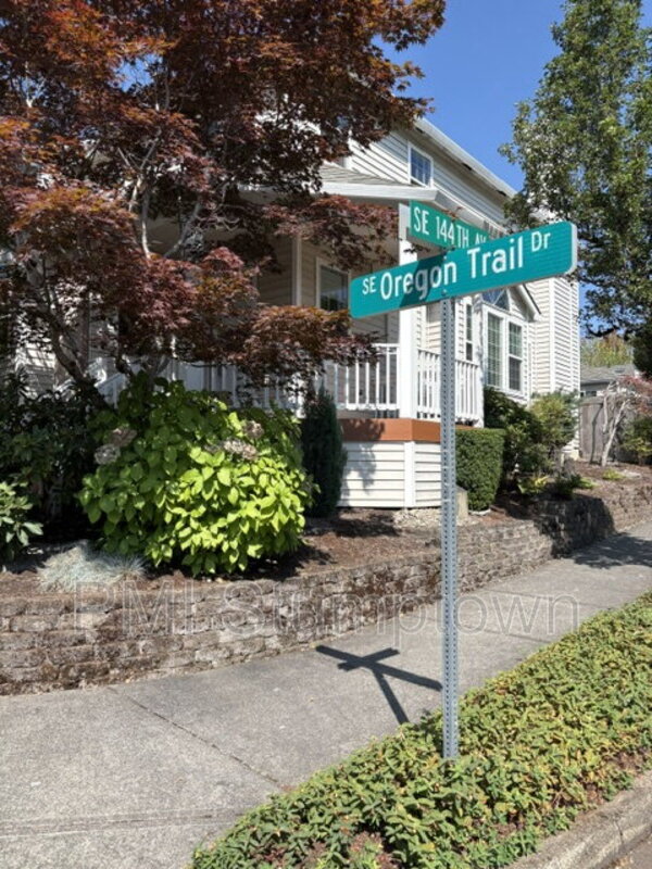 Clackamas Townhome: 14375 SE Oregon Trail Dr