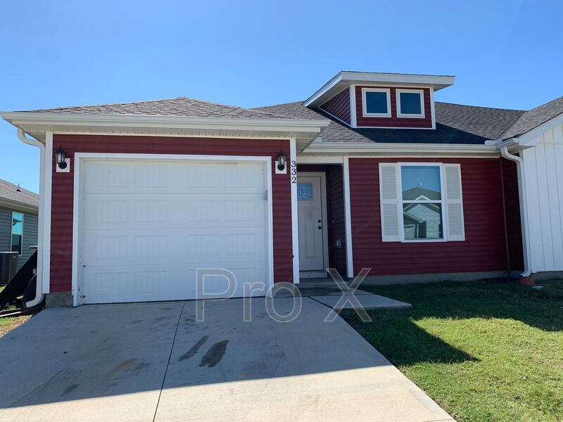 Duenweg House: 332 Alex Jordan Dr