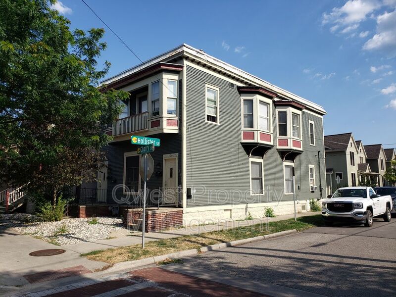 Grand Rapids House: 900 Cherry St SE