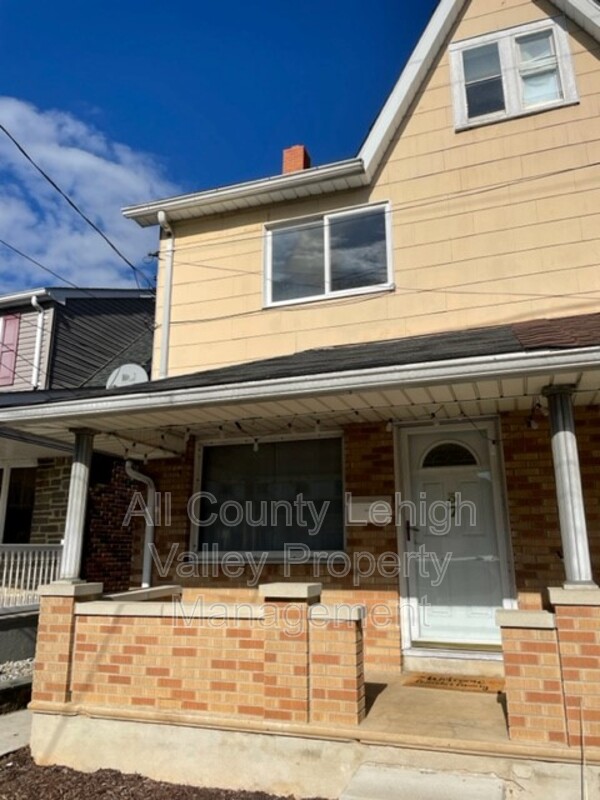 Coplay House: 37 N Front St