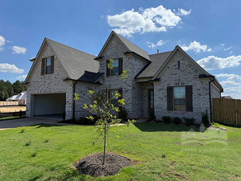 Oakland House: 340 Chesnut Ridge Cv