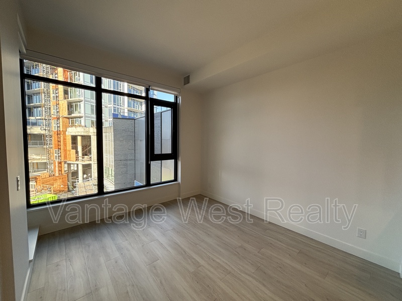 Kelowna Condo: 409-3699 Capozzi Rd