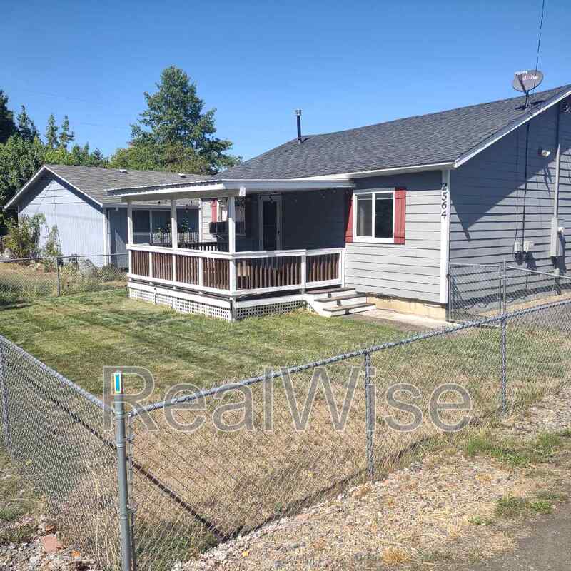 Roseburg House: 2564 NE Douglas Ave