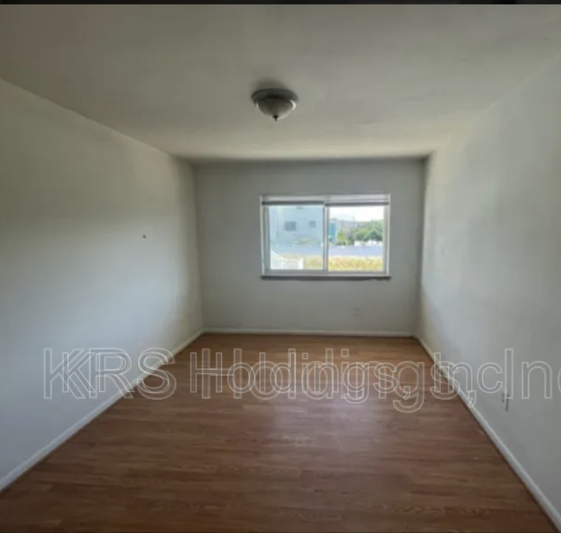 Norfolk Condo: 776 W Oceanview Avenue