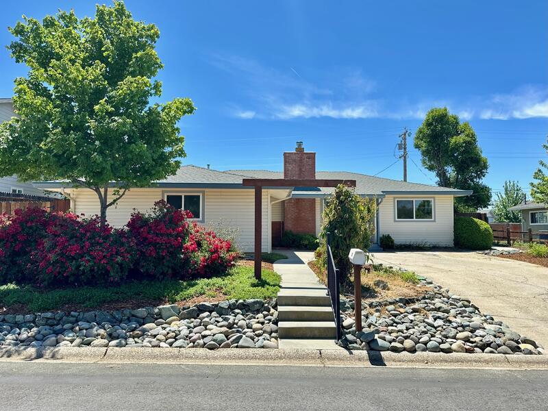 Grass Valley House: 121 Lidster Avenue