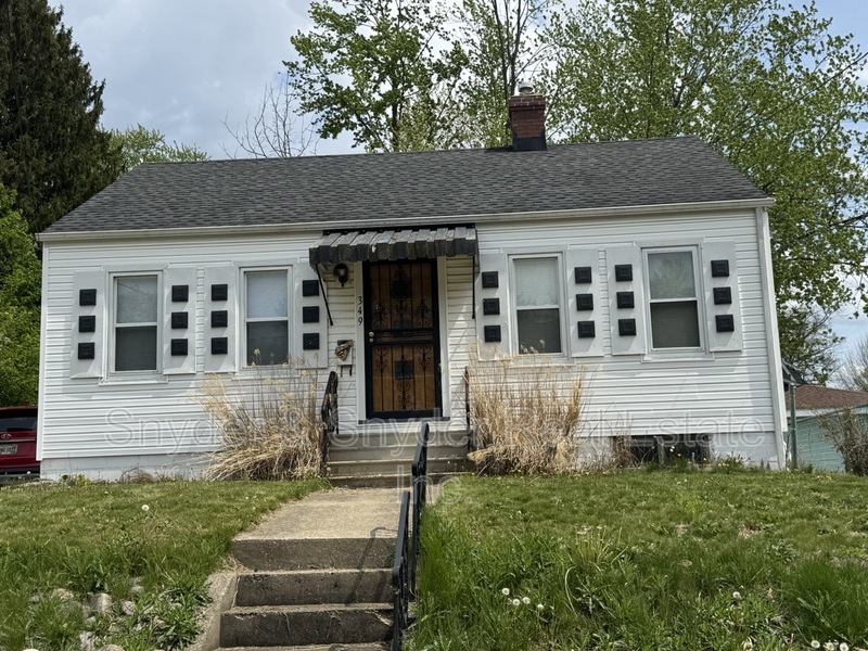 Akron House: 349 Saint Leger Avenue