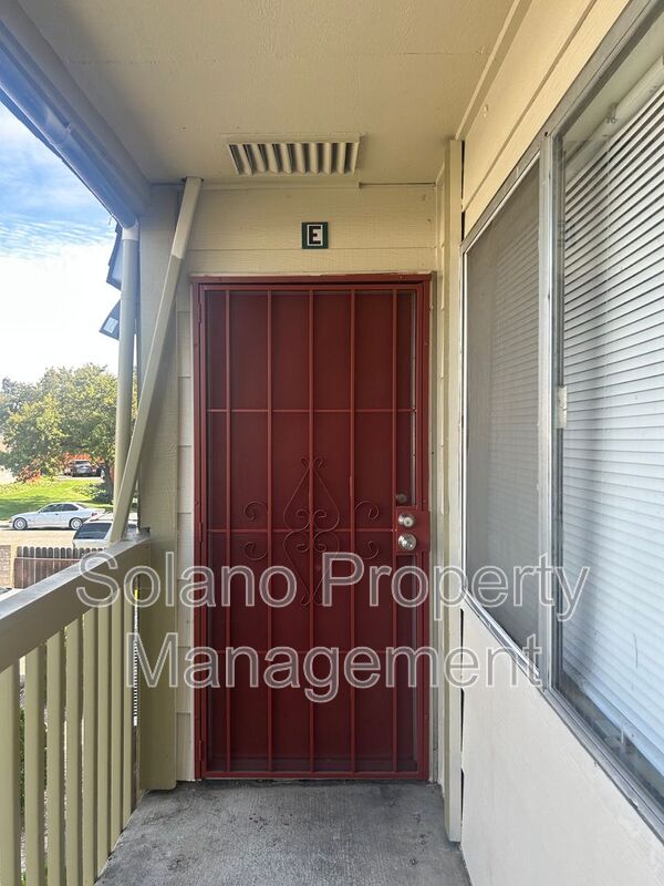 Fairfield Condo: 1955 Grande Cir.