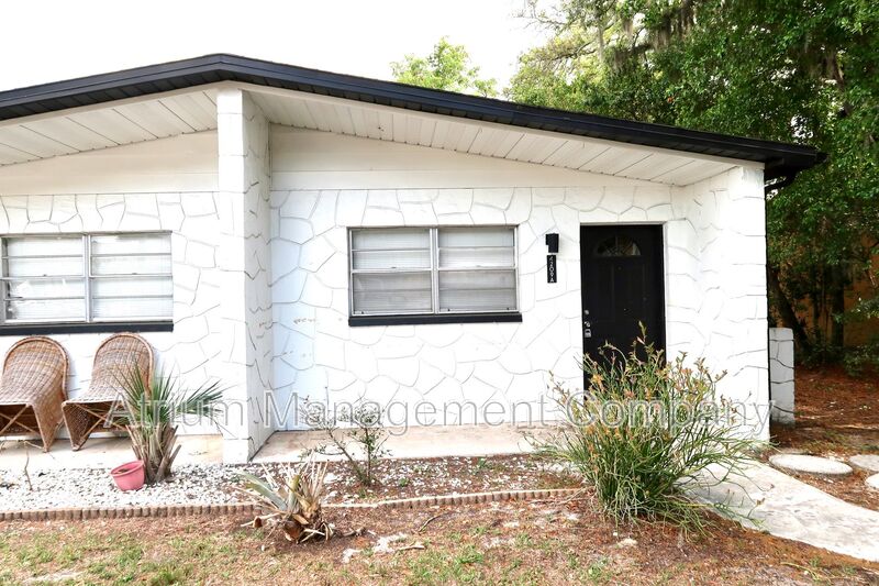 Tampa House: 4209 E Okara Rd
