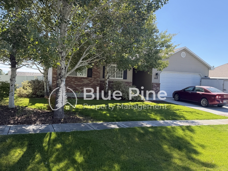 Idaho Falls House: 3930 East Vision Drive