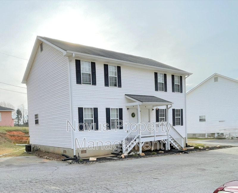 Bowdon Condo: 176 Smith Avenue