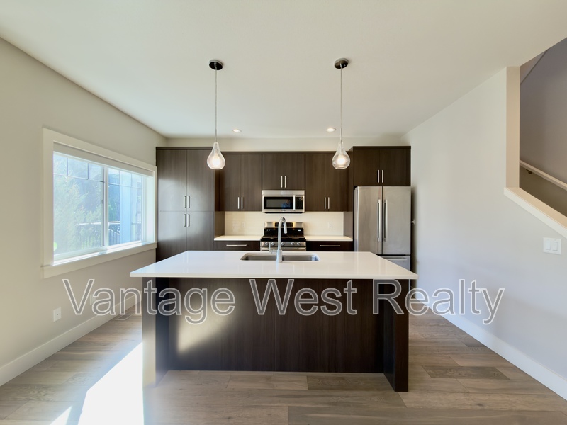 Kelowna House: 51-1450 Union Road