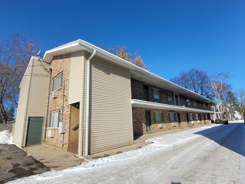 Green Bay Condo: 1138 East Walnut Street - H