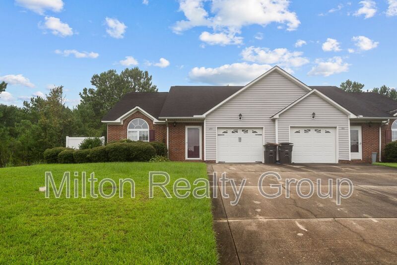 Lillington Condo: 173 Ariel St