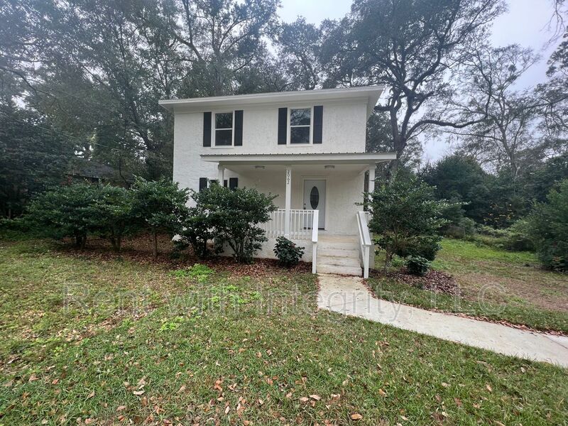 Tallahassee House: 2062 Hollywood Drive