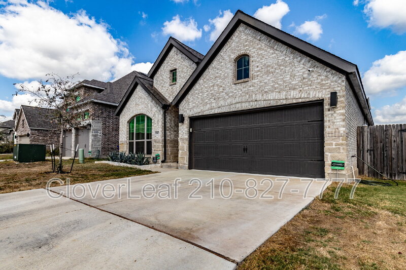 San Antonio House: 13915 Runner Way
