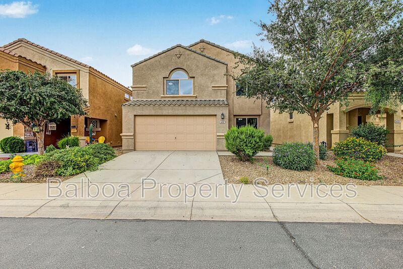 Florence House: 6135 E Paradise Ln