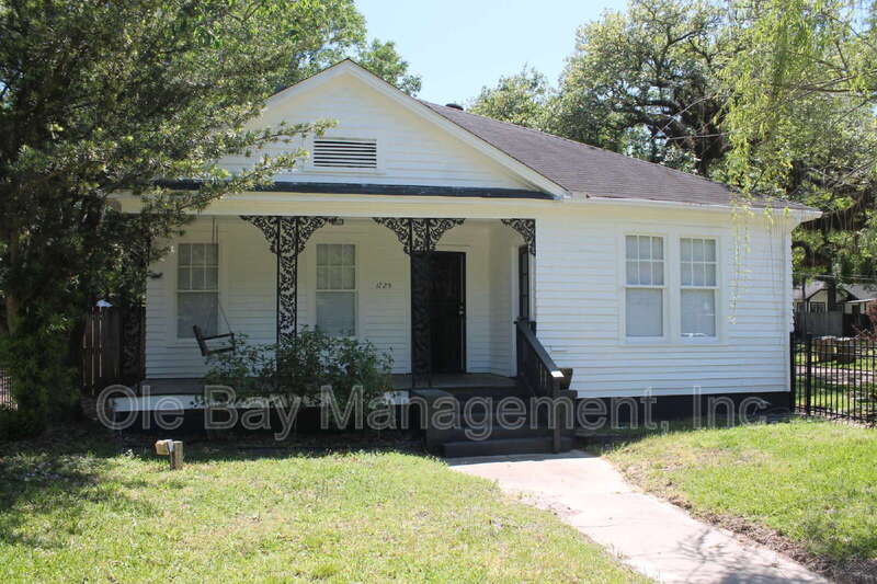 Mobile House: 1725 Laurel St