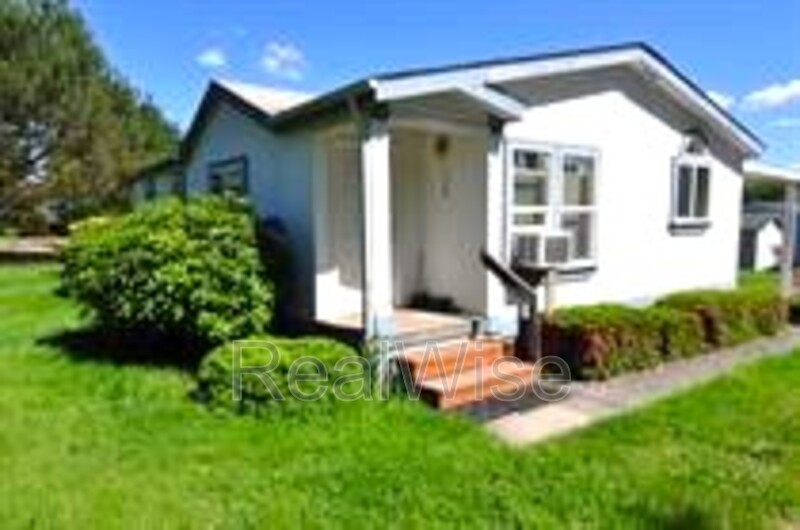 Winston House: 120 Woodland Dr