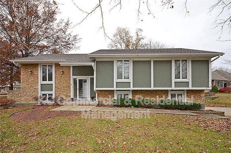 Kansas City House: 1524 NE 99th Street