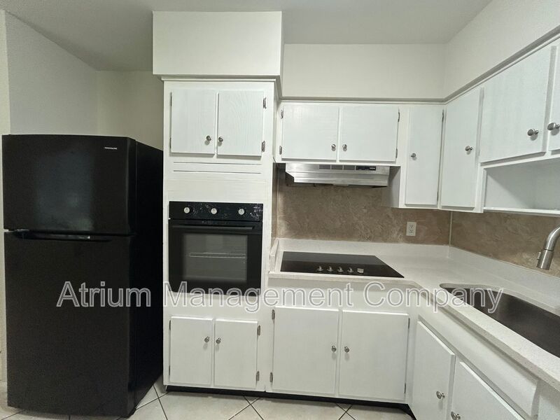 Saint Petersburg House: 630 73 N Ave