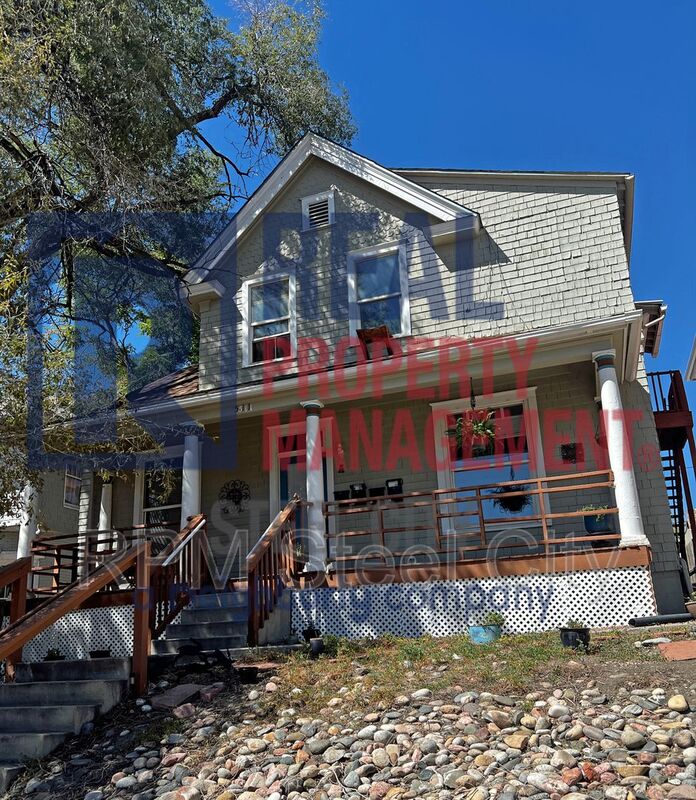 Pueblo House: 511 W 12th St