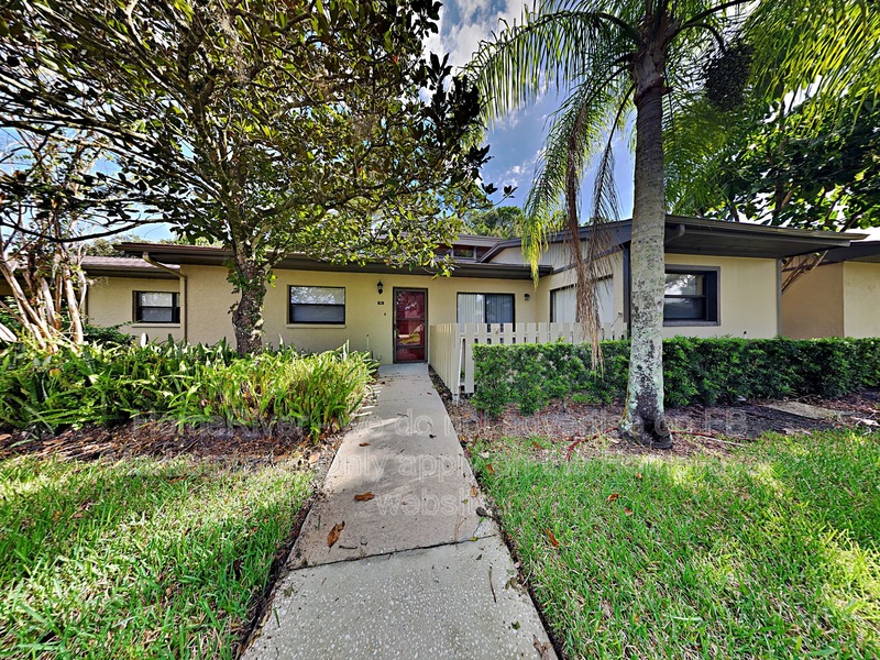Oldsmar Condo: 70 James Ct