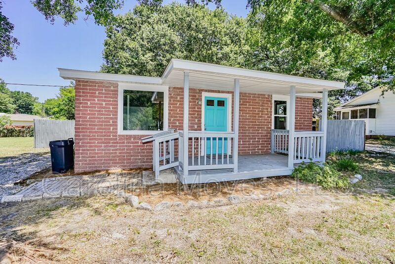 Taylors House: 205 Brushy Creek Road