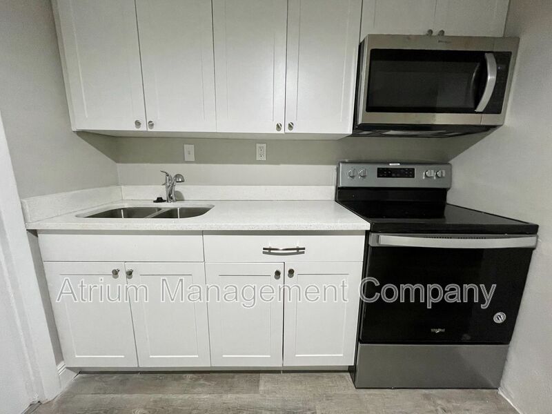 Tampa House: 5305 N Boulevard