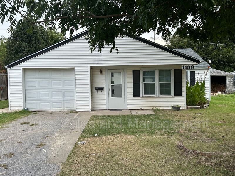 El Reno House: 1133 S Miles Ave