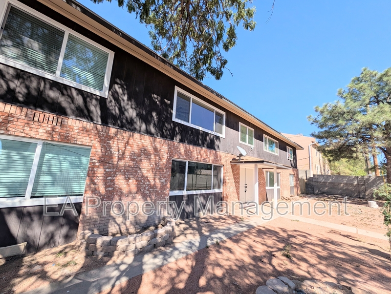 Albuquerque House: 3712 Bryn Mawr Dr NE