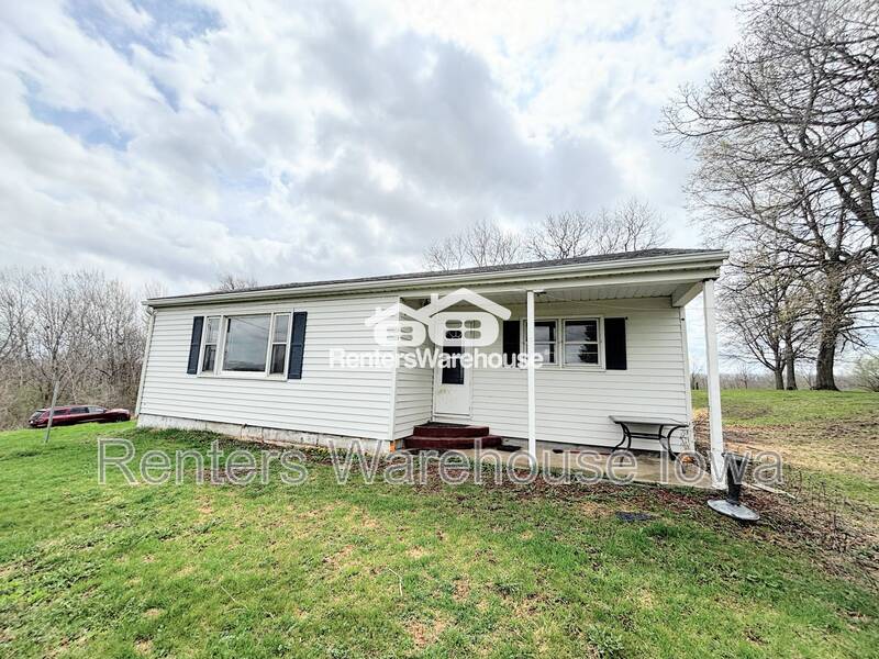 Cumming House: 3287 Cumming Road