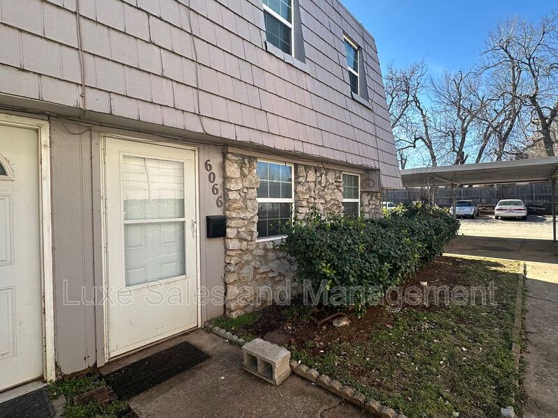 Oklahoma City House: 6066 NW Expressway