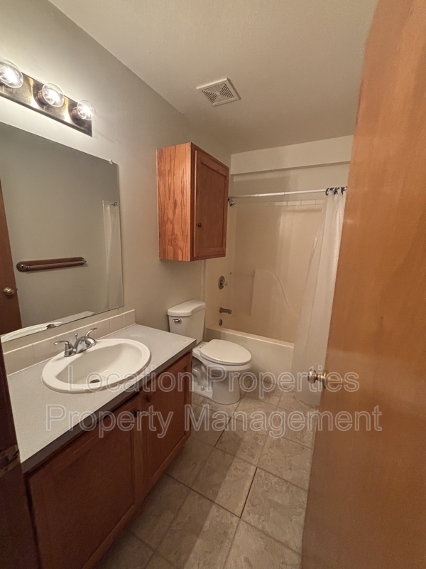 945 Homewood Street - 1, Lawrence, Kansas rental photo 12 of 20