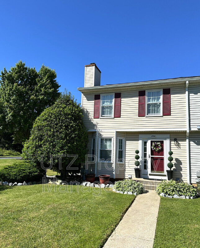 Westminster Townhome: 850 Medinah Circle