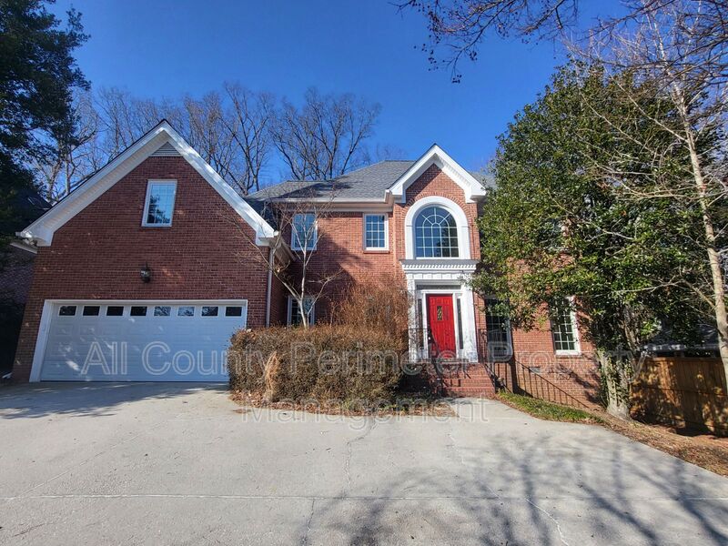 Atlanta House: 2438 Kings Arms Dr NE