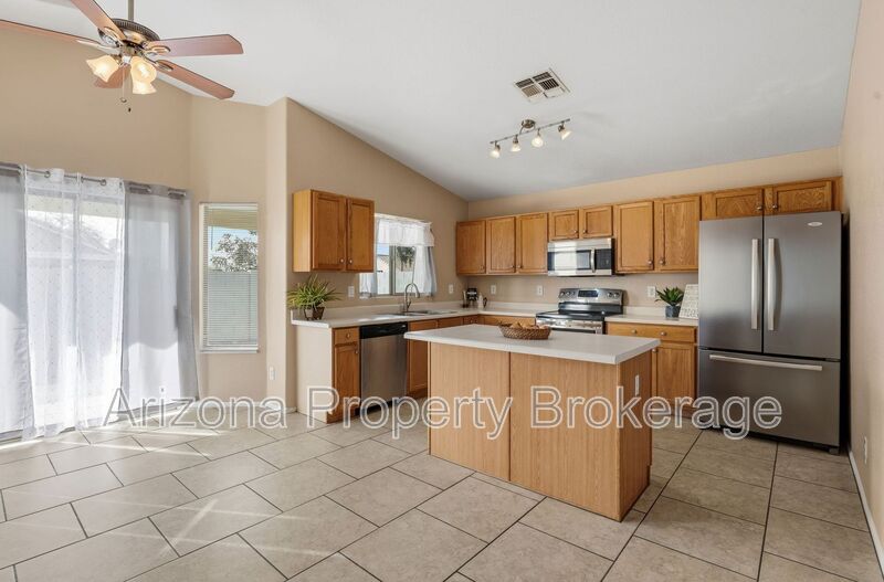 San Tan Valley House: 919 E. Monteleone St.