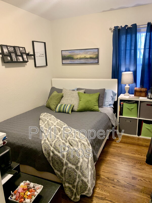 Milwaukee House: 2792 S 58th St