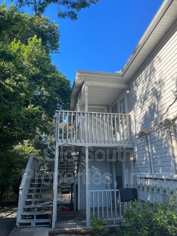 Gulf Breeze Condo: 3202 Redwood Lane