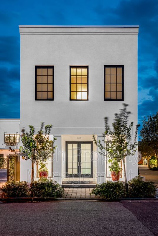 Pensacola Condo: 207 E Intendencia St