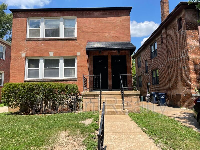 Saint Louis House: 7215 Amherst Ave