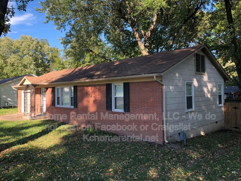 Overland Park House: 6943 Walmer St