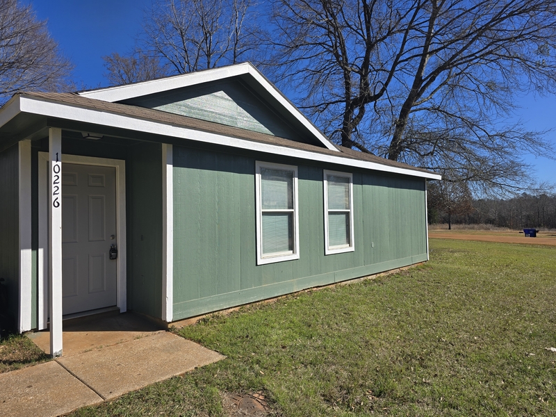 Tyler House: 10226 Country Hills Boulevard