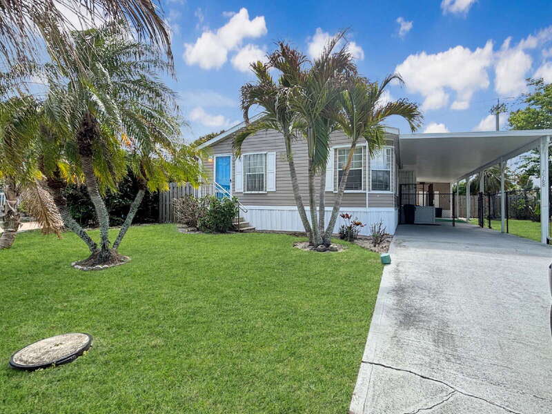 Hobe Sound House: 7568 SE Swan Ave