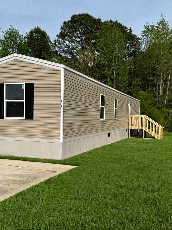 Sharpsburg House: 621 Anna Drive