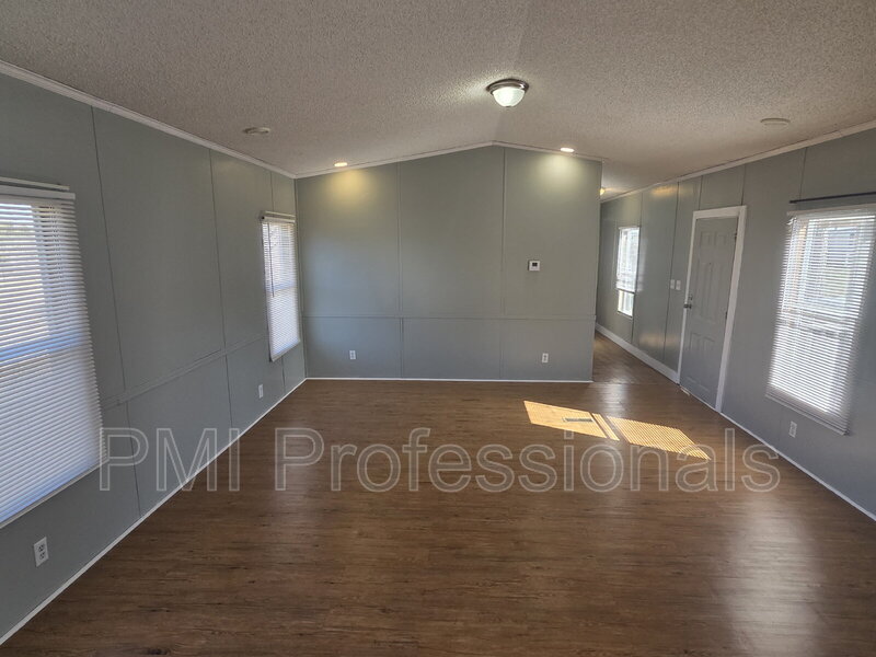 Murfreesboro House: 934 Cranor Rd