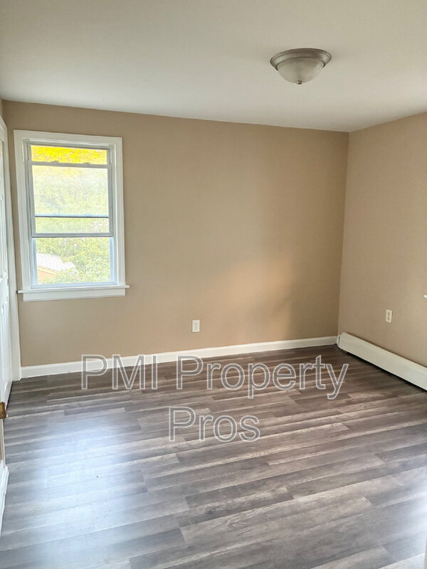 Milwaukee Condo: 4626 N 39th St