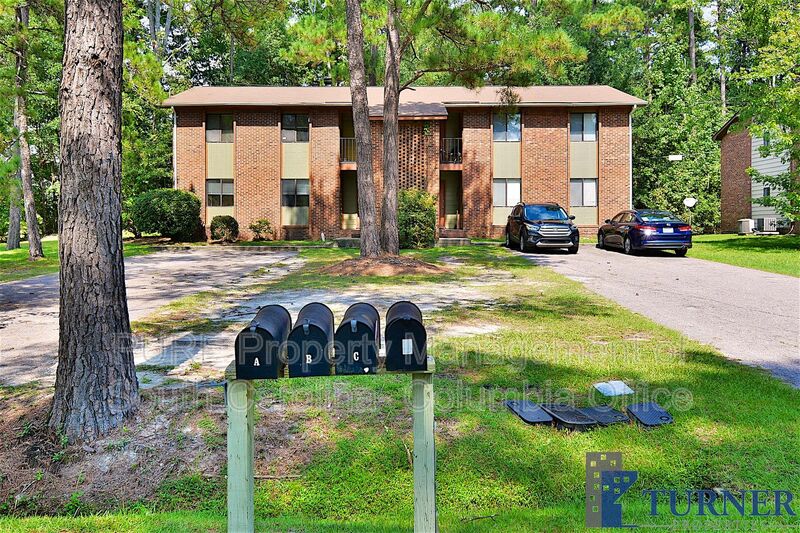 Columbia House: 1682 Horseshoe Drive