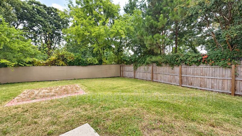 Spacious 4-Bedroom Norfolk Home with 2-Car Garage & Flexible Bonus Space - Photo 26